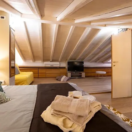 Alma - - Siena Apartment *